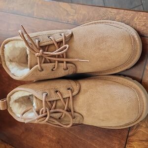 Women's Ugg Tan Neumel Boots, Size 9